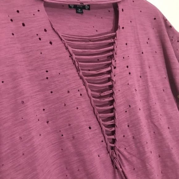 IRIS 100% Cotton Edgy Tattered Distressed Cutout Tee Size Medium - Picture 2 of 4